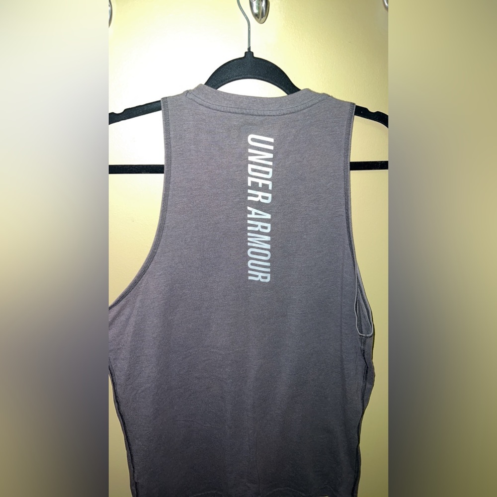 Under armor work out shirt